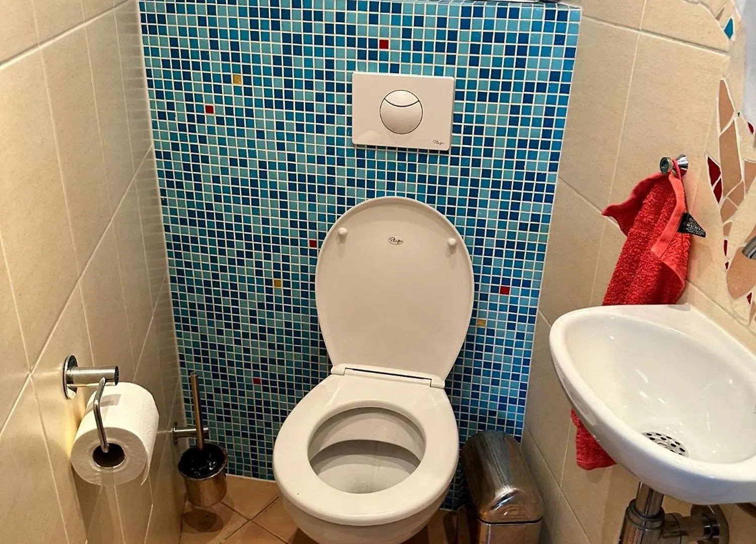 Single Bed Room In Homestay Utrecht