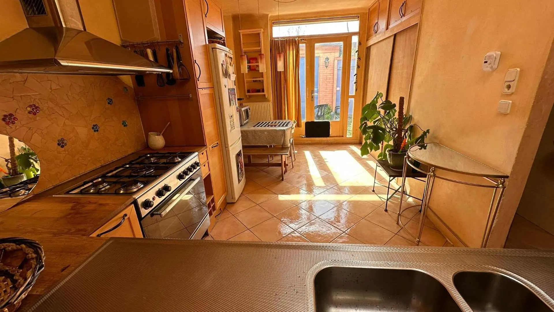 Single Bed Room In Homestay Utrecht